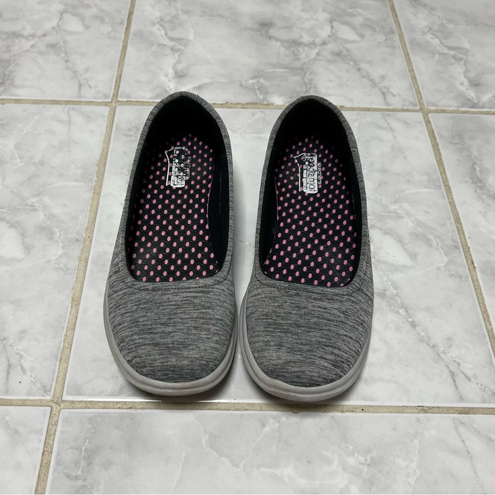 Skechers flats grey size 6